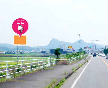 武雄北方ICそば視認距離の長い大型野立て看板